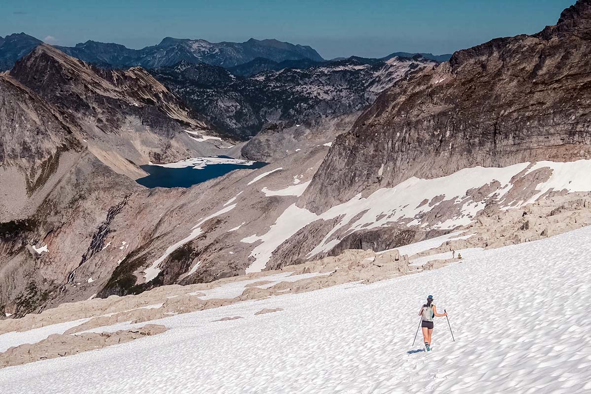 Running toward Pea Soup Lake on snow